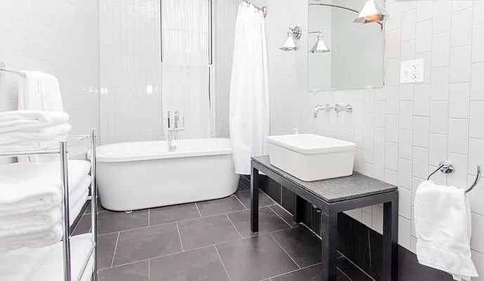 Rented by RE MAX Central Properties | media 15