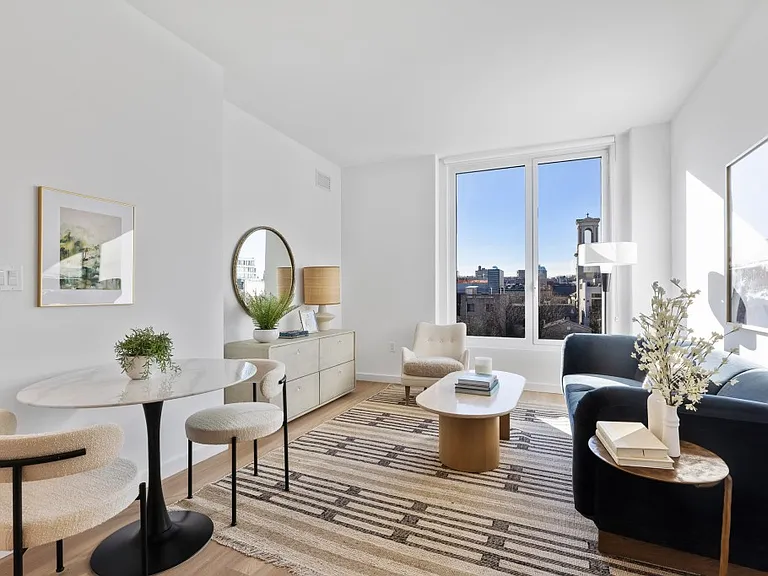 540 Waverly Ave #7E — Photo 1