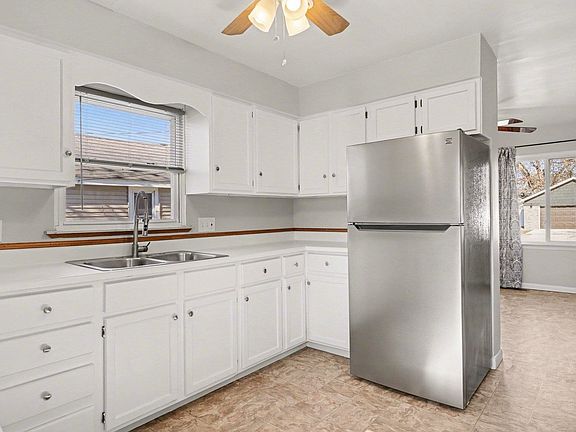 5th image of 1108 Marchand St