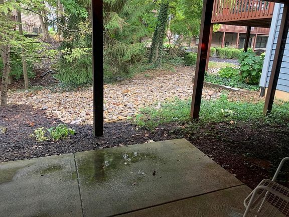 4th image of 4825 Beechwood Ln #29