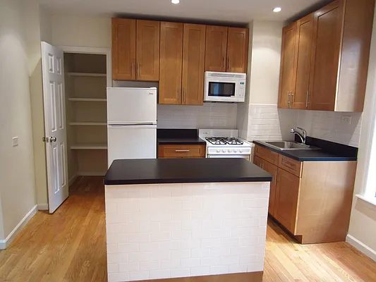 Rented by City & Suburban | media 40