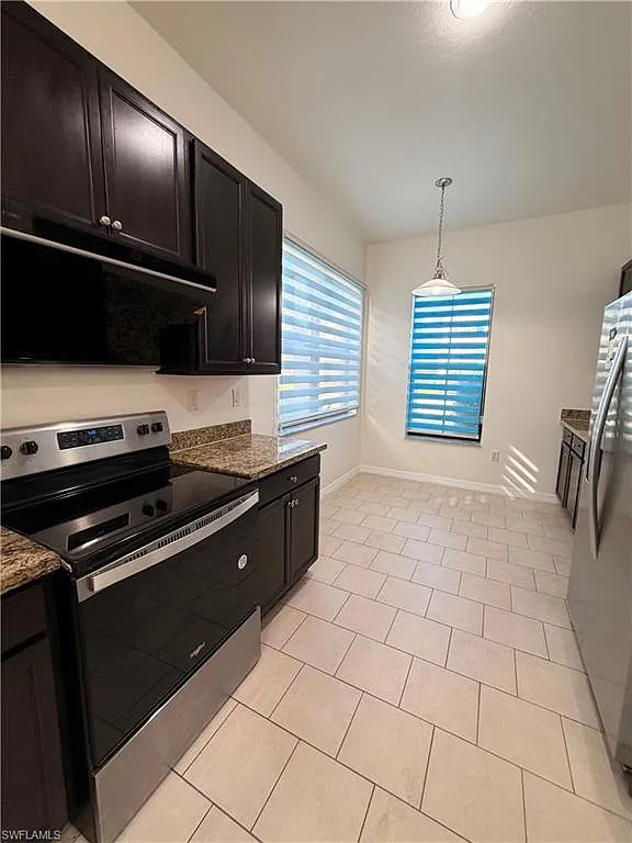4 bed, 3.5 bath, 2260 sqft, $2,400 — Photo 4