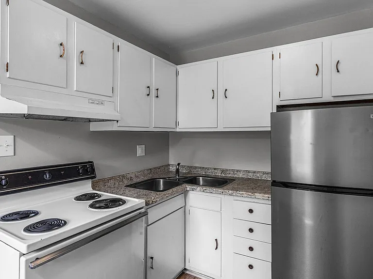 Canandaigua Garden Apartments — Photo 19