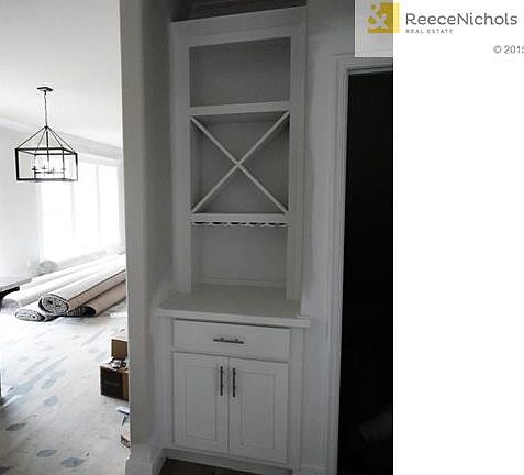 Wine Cabinet instead of Bar