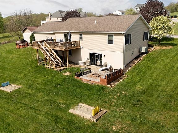 3rd image of 149 Nicole Dr