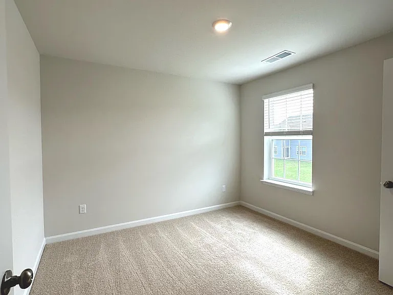 124 Charing Cross Dr — Photo 21