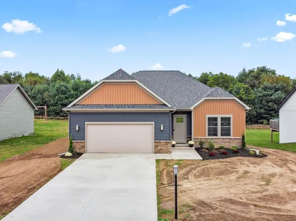 4937 N Cranbrook Rd, North Webster, IN 46555