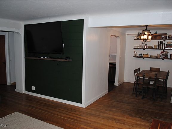 5th image of 5912 Twin Lakes Dr