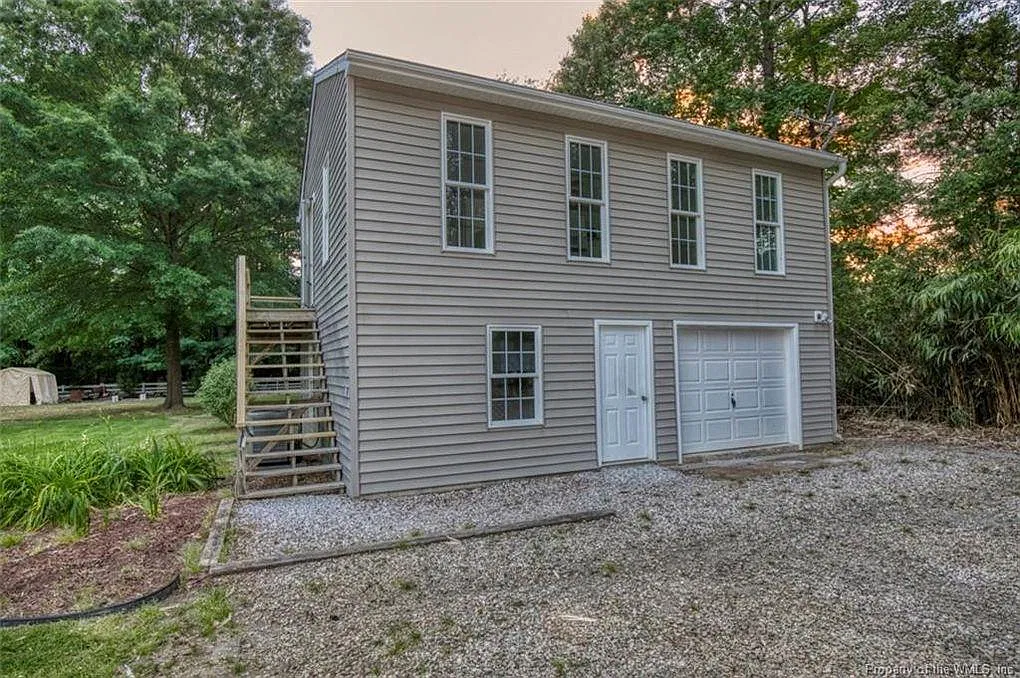 Studio, 672 sqft, $1,650 — Photo 2