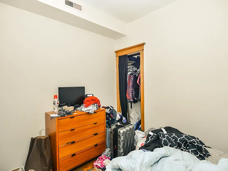 852 N Leavitt St #4 — Photo 11