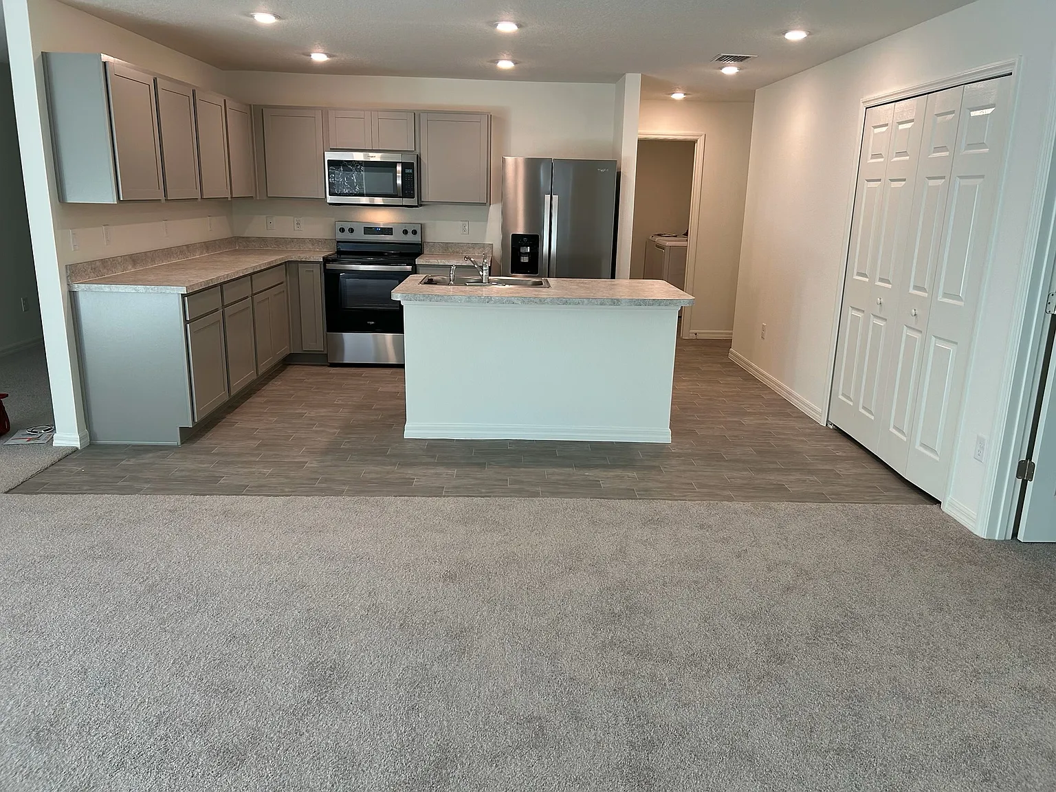 4 bed, 2134 sqft, $2,300 — Photo 4