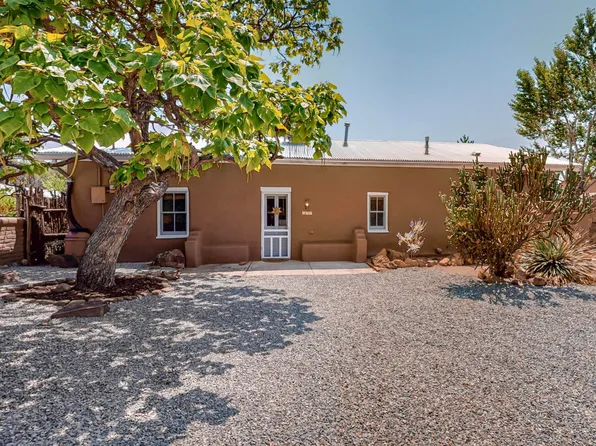 530 Old Church Rd, Corrales, NM 87048