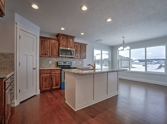4th image of 3238 E Sky Mountain Ct