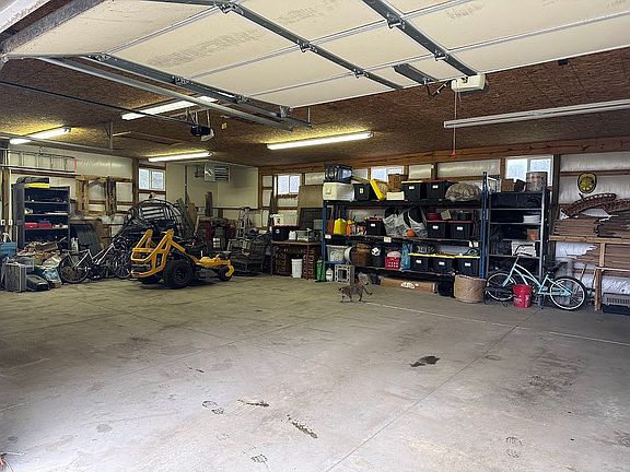 4th image of 16722 Runyon Rd