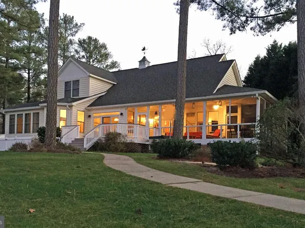52 Reef Ct, Montross, VA 22520