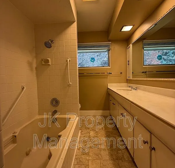 1726 Alder Dr — Photo 25