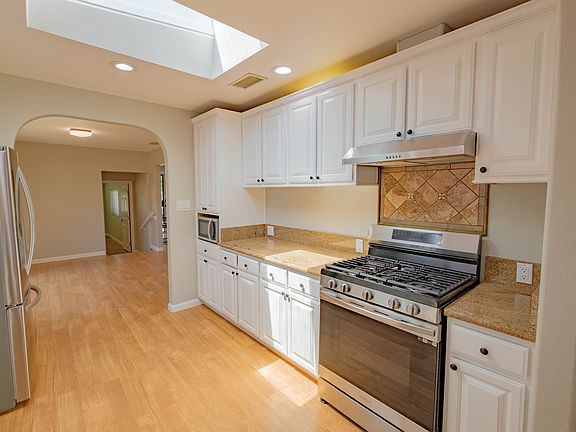 3rd image of 9521 Glencannon Dr #A