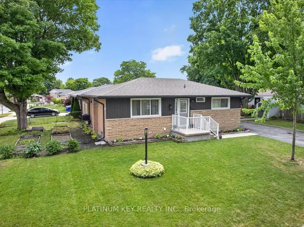 2003 Royal Cres, London, ON N5V 1P1