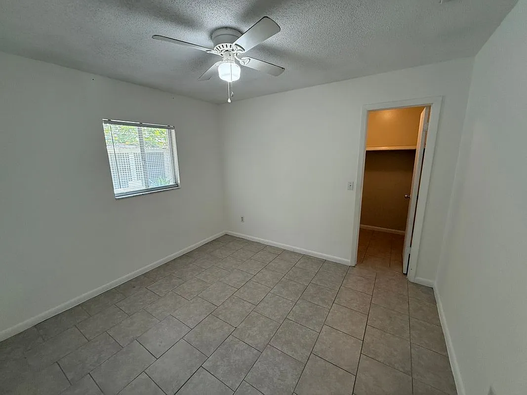 2 bed, 1.0 bath, 1100 sqft, $1,400 — Photo 3