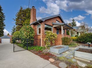 3946 SW Kenyon St, Seattle, WA 98136