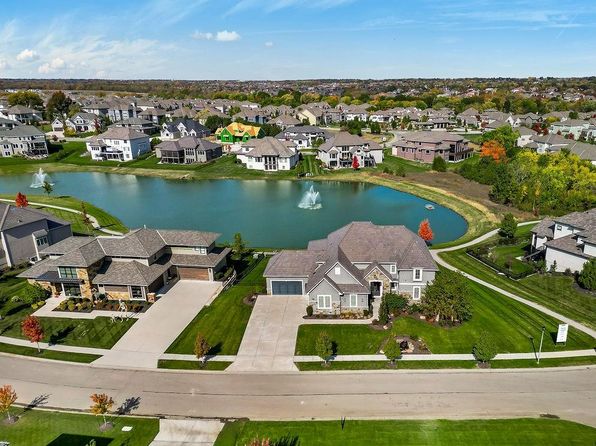 10602 W 173rd Ter, Overland Park, KS 66221