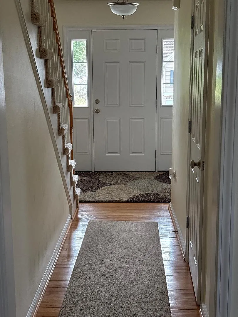 3 bed, 2149 sqft, $2,900 — Photo 2