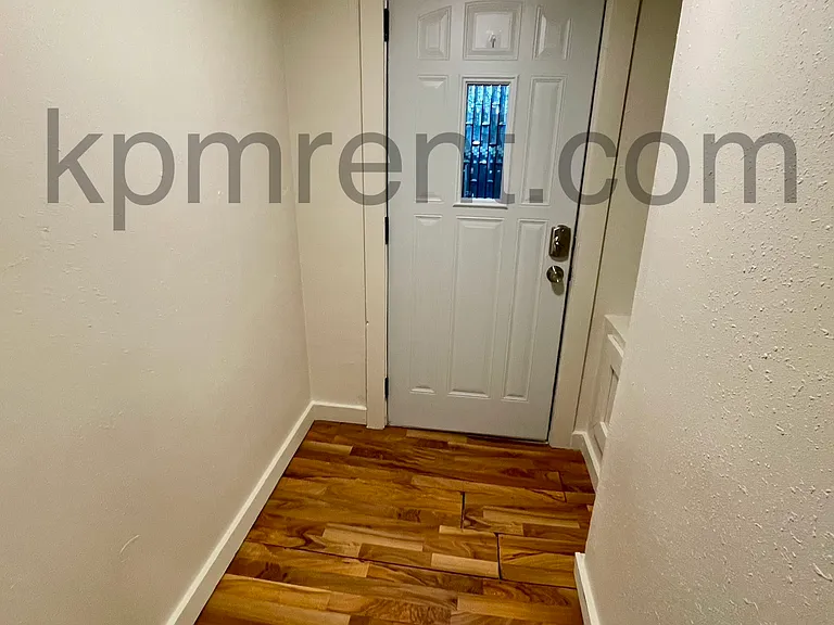 303 Chestnut St — Photo 7