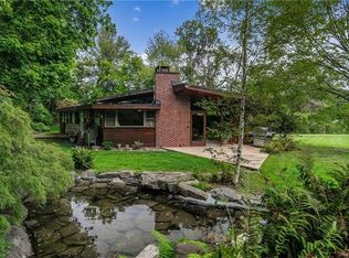 101 Palmer Ln, Thornwood, NY 10594