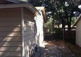 3rd image of 4113 Bowling Green St