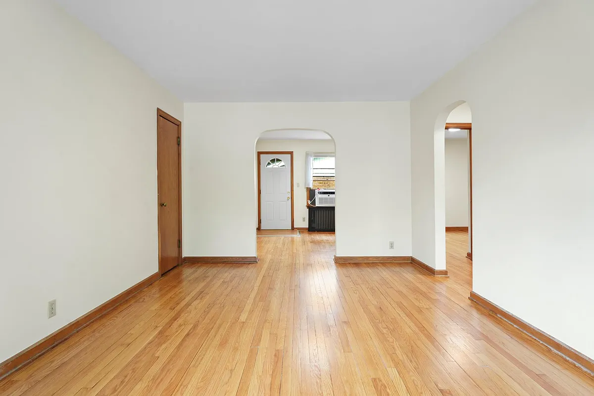 Kitchen - 3301 Harvey St #2