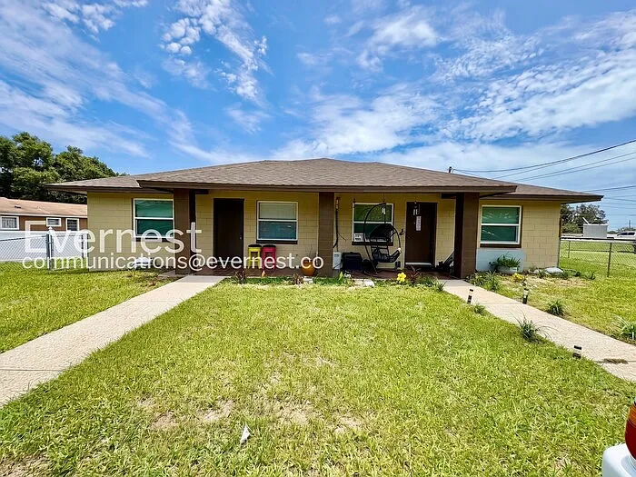 2 bed, 1.0 bath, 820 sqft, $1,245 — Photo 2