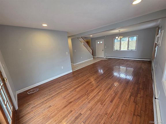 3rd image of 31 Poppy Ln