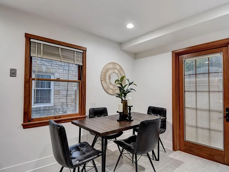 115 E Henry Clay St — Photo 9