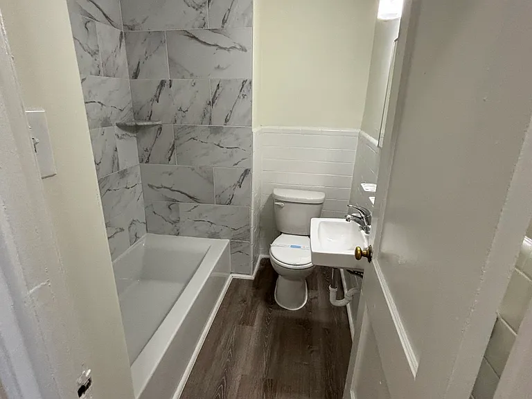 29 Elsmere Blvd #B — Photo 3