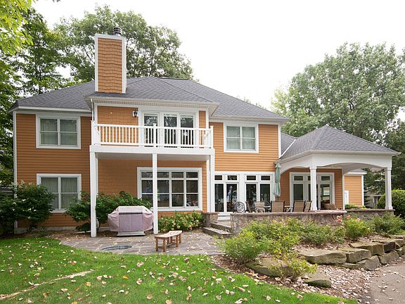 3rd image of 21 Bluffwood Dr