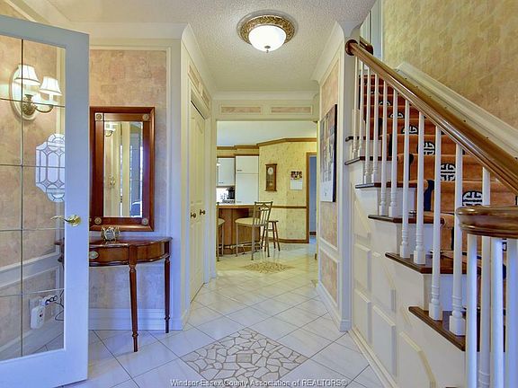 4th image of 11 Oakwoods Dr