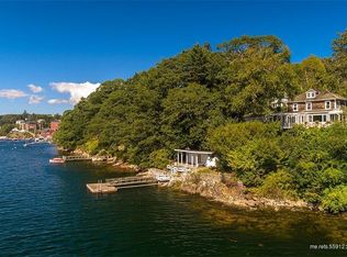 184 Beauchamp Point Rd, Rockport, ME 04856