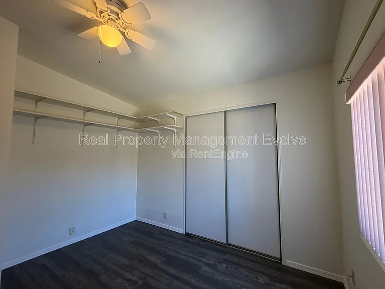 1514 E Muriel Dr — Photo 17
