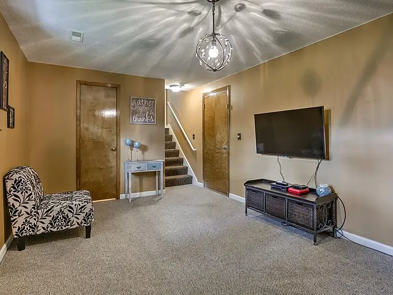 420 SE Onyx Dr — Photo 11
