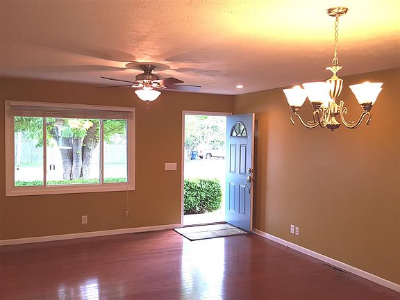 4th image of 224 E Douglas Ave