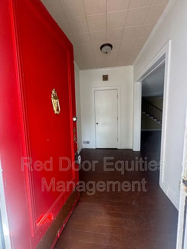 4 bed, 2.5 bath, $1,850 — Photo 3