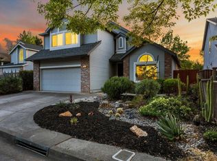 223 Wikiup Meadows Dr, Santa Rosa, CA 95403