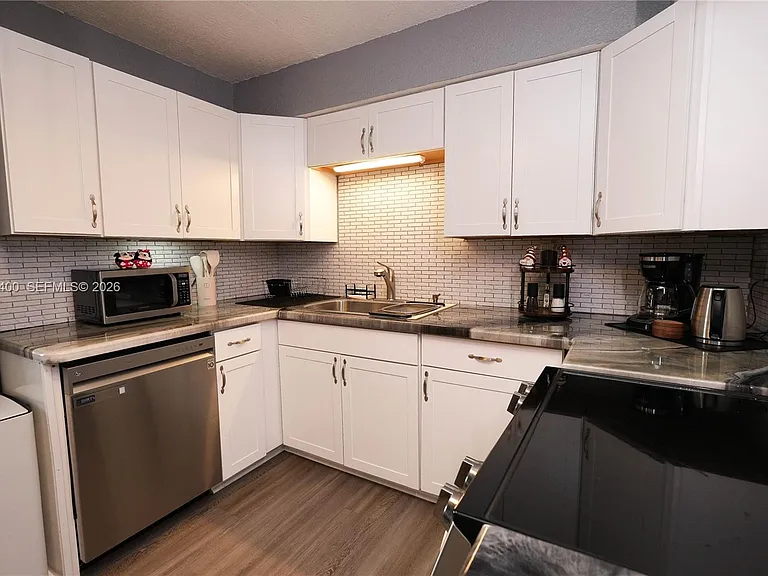 742 Granada St #A — Photo 38