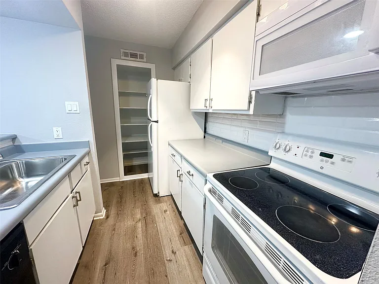 1900 Bay Area Blvd #102 — Photo 5