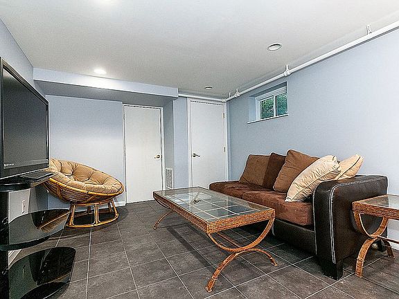 3rd image of 40 Elmwood Ave