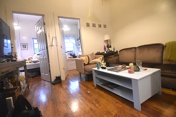 Rented by The Agency | media 1