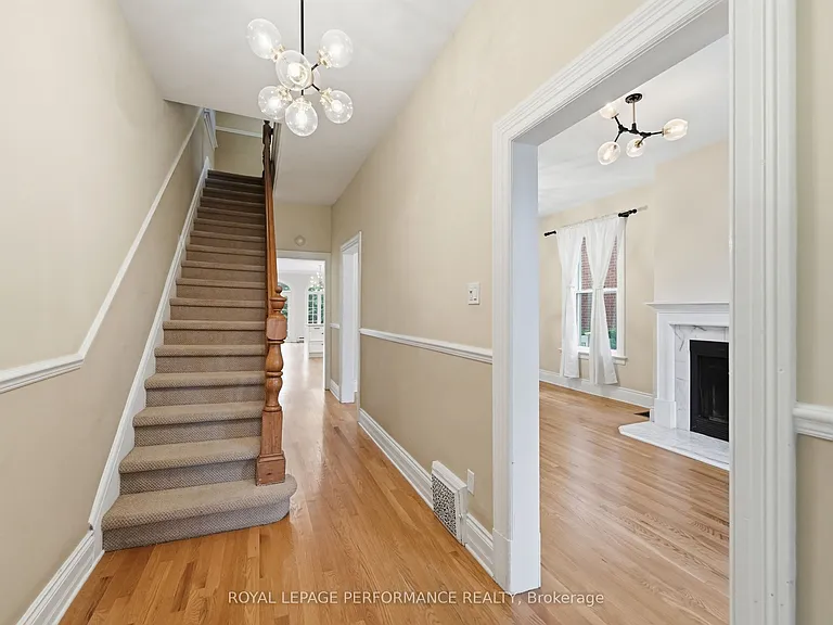 284 Crichton St — Photo 6