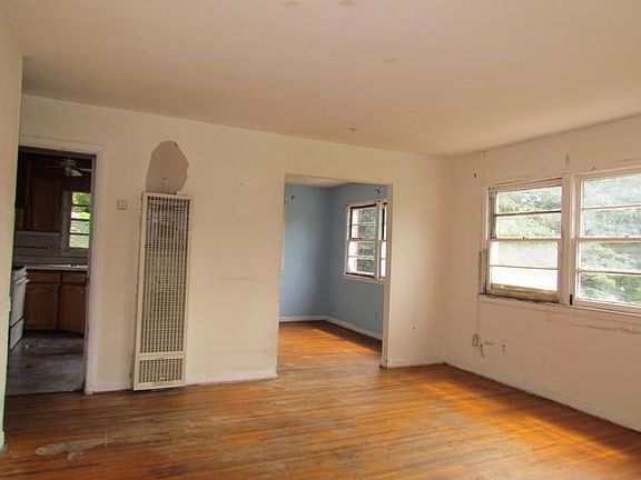 Light and Open Living Room to Greet Your Guests