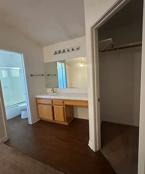 4204 Serene Oak Dr — Photo 8