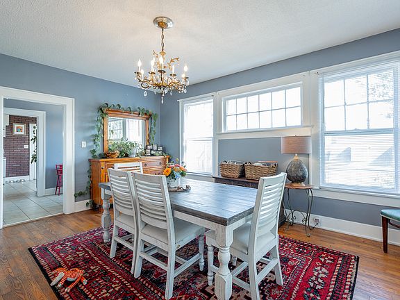 5th image of 904 S Crest Rd